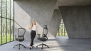 Silla Presidente Modelo Moon, Brazos 4D, soporte lumbar ajustable, syncrom activado por peso, columna ajustable, patas de nylon grafito